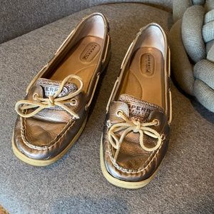 Silver sparkly Sperry’s. Size 8